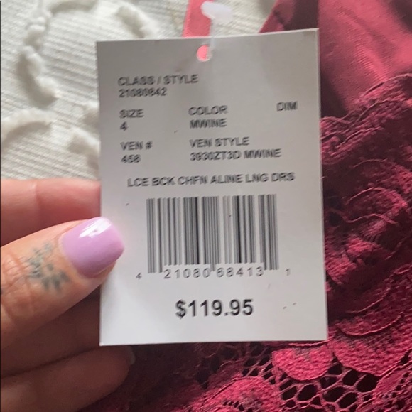 Gown - Picture 4 of 4